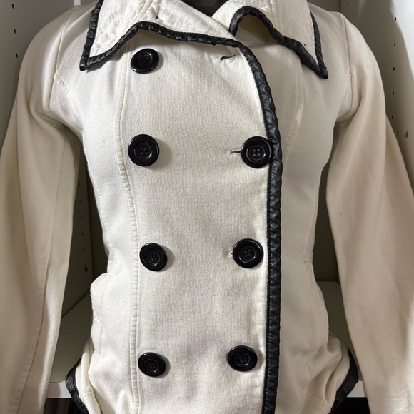 LA Kitty woman’s white Blazer size medium - Picture 1 of 16